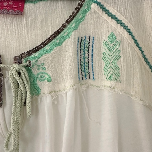 Free People Vintage White Mint Embrodeired Boho Peasant Top Size Small - Picture 3 of 8
